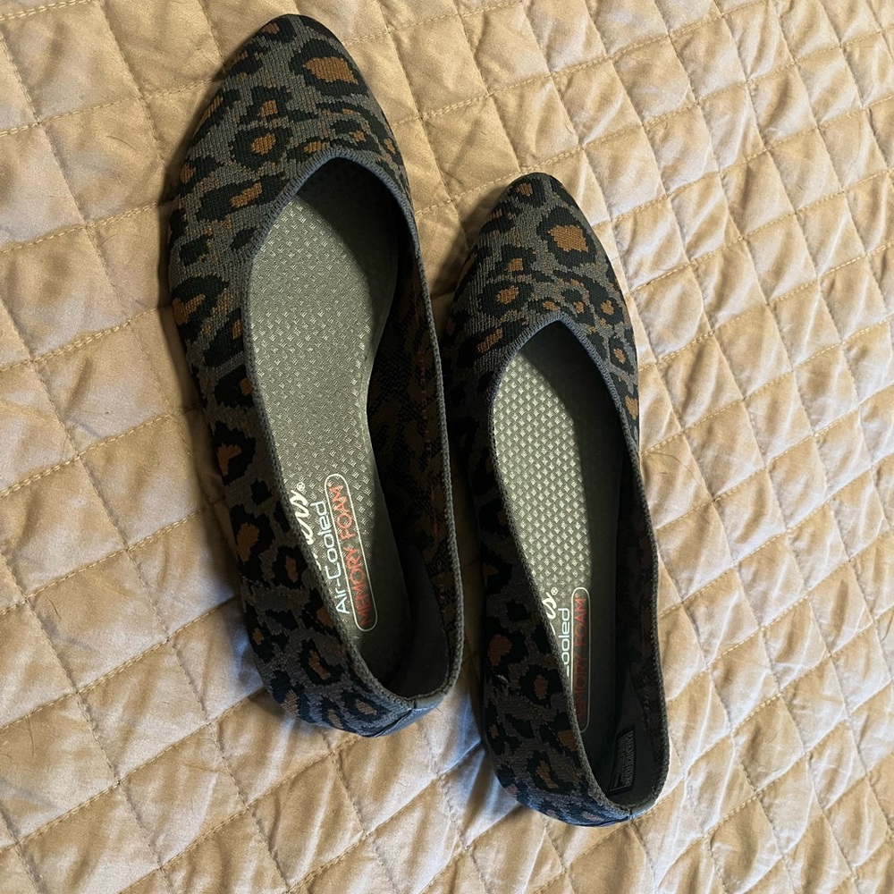 Arcopedico Women's Leopard Print Flats